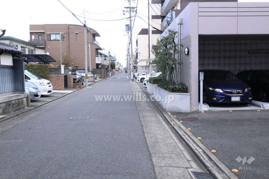 敷地北側の前面道路