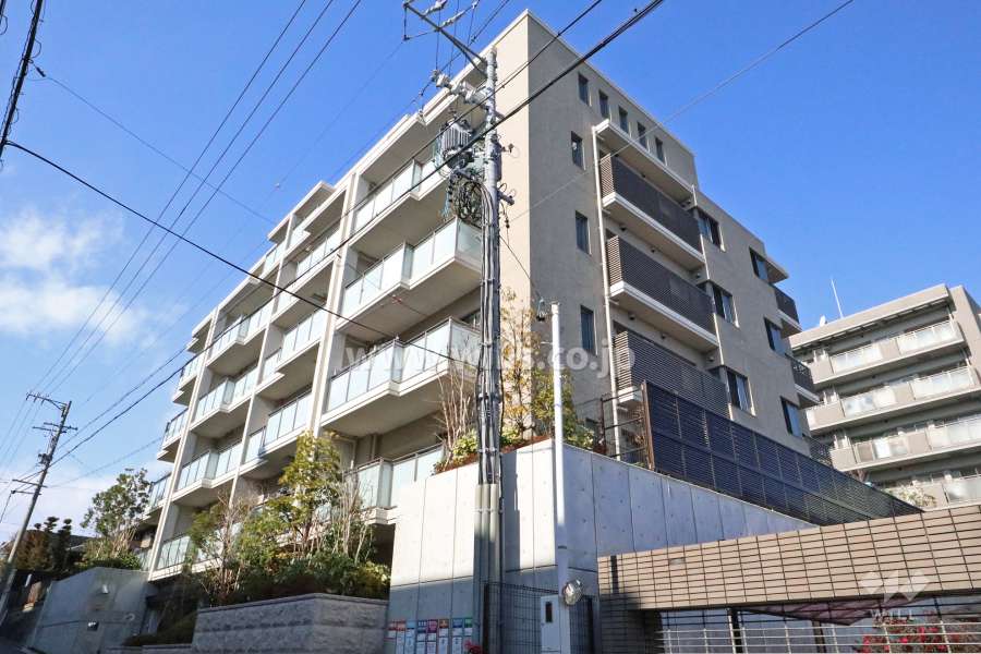 グランドメゾン桜山菊園町の外観（東側から）