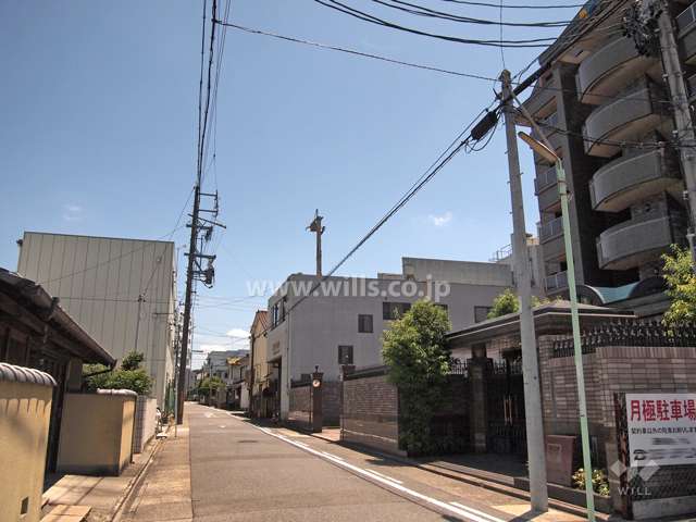 敷地北側の前面道路