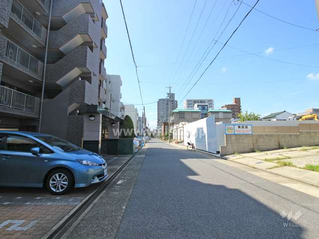 敷地北側の前面道路