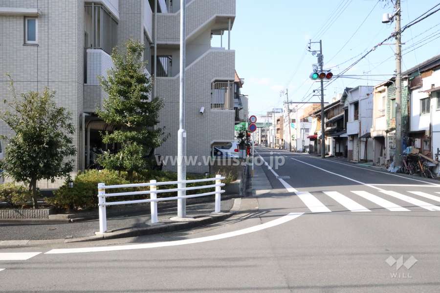 敷地北側の前面道路