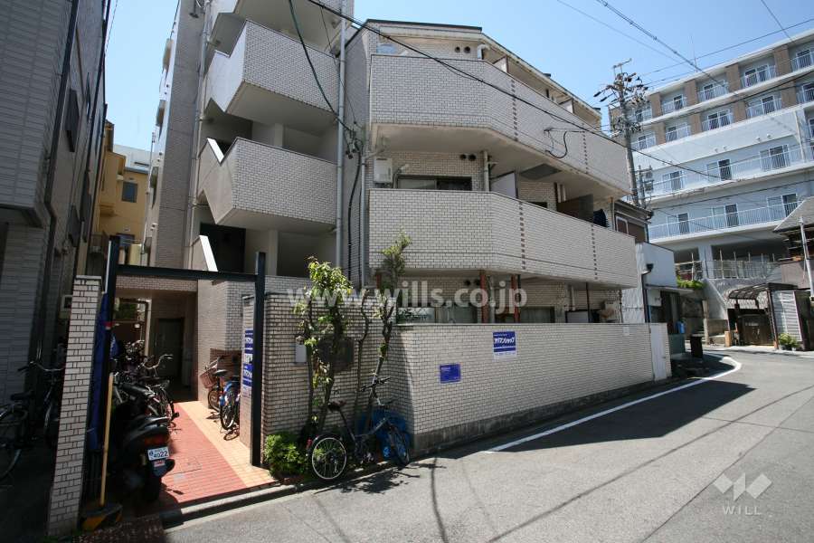 メゾン・ド・ペルミの外観(北東側から)