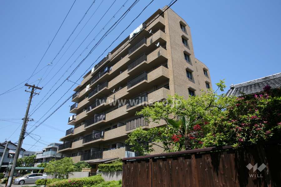 御器所パークマンションの外観(南東側から)