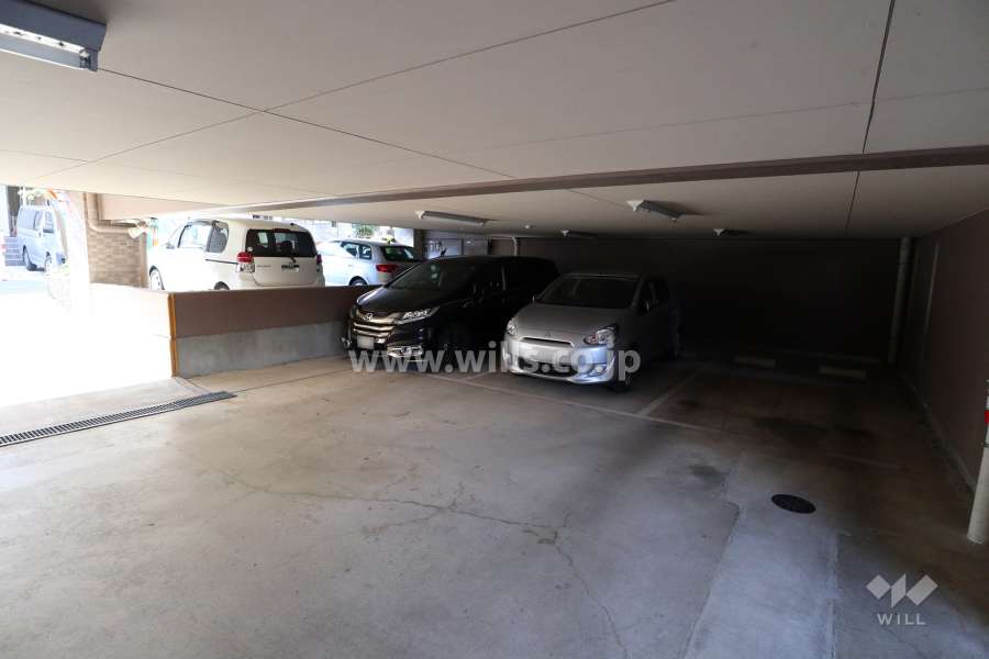 敷地内駐車場（屋内平面式）