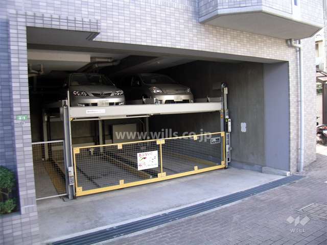1階部分にある敷地内駐車場