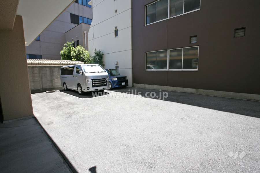 敷地内駐車場(屋外平面式)