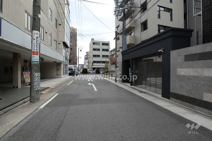 敷地東側の前面道路