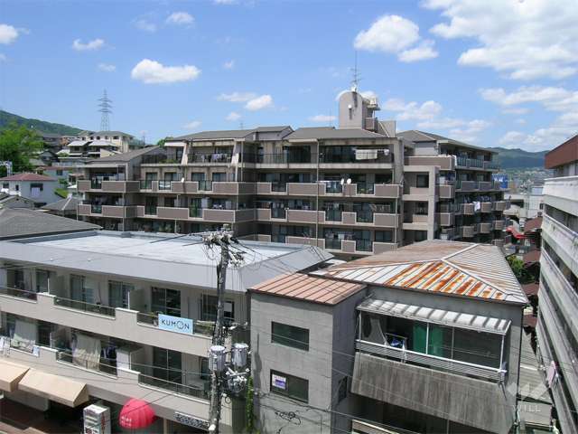 サンプリンス宝塚の外観（南側から）