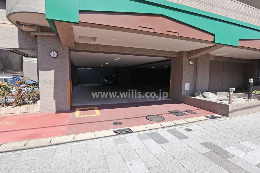 屋内平面式・屋外平面式駐車場出入り口