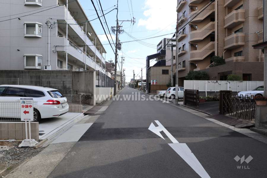 敷地北側の前面道路