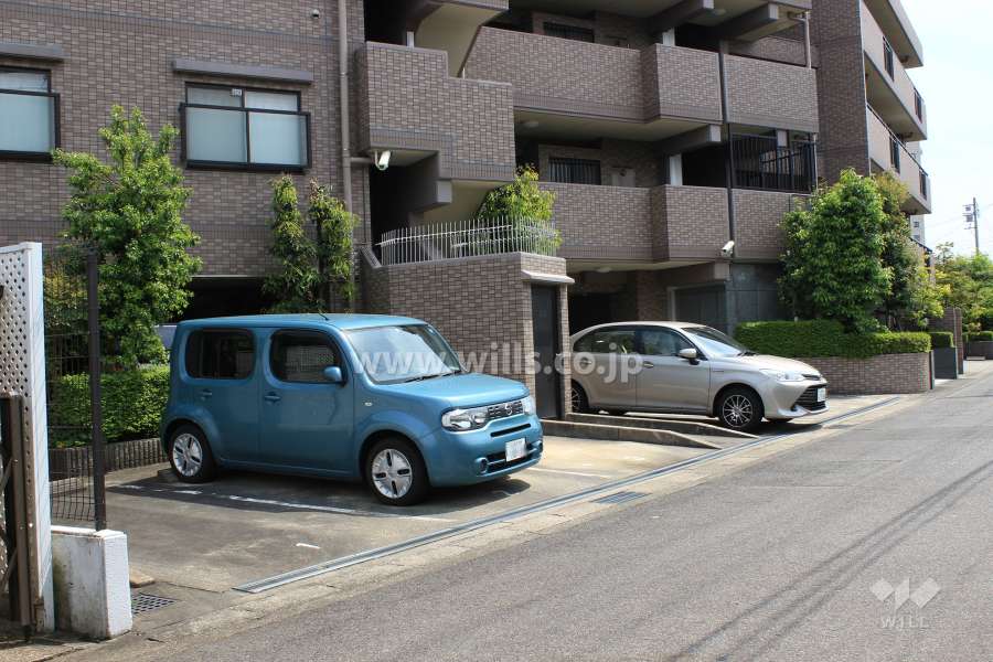 敷地内駐車場（屋外平面式）
