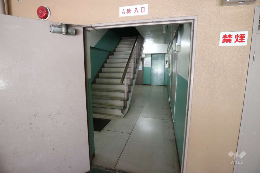 A棟エントランス