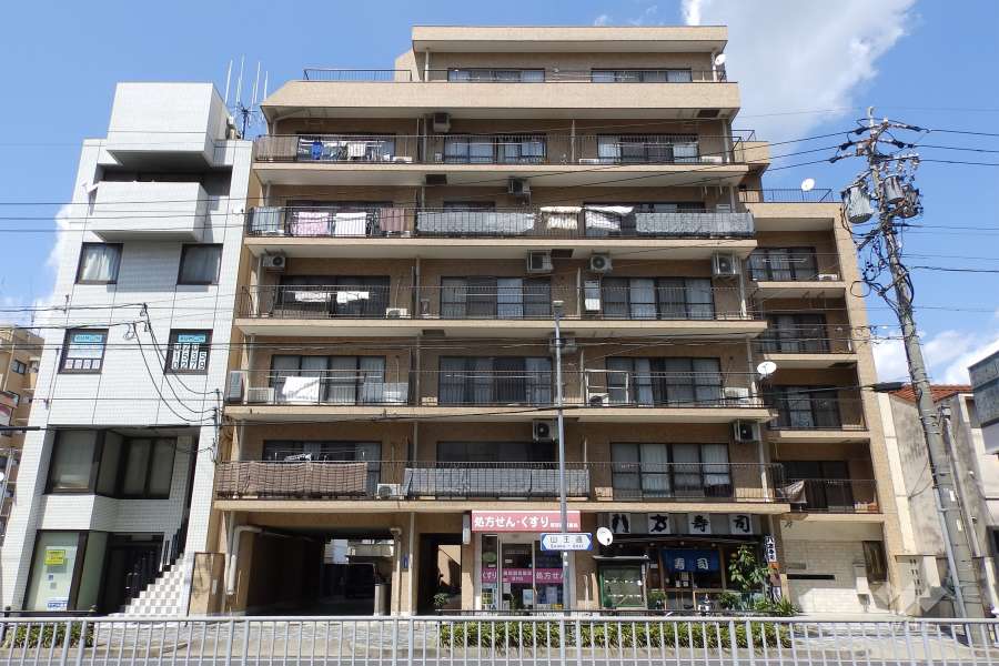 ライオンズマンション広路通りの外観（南側から）