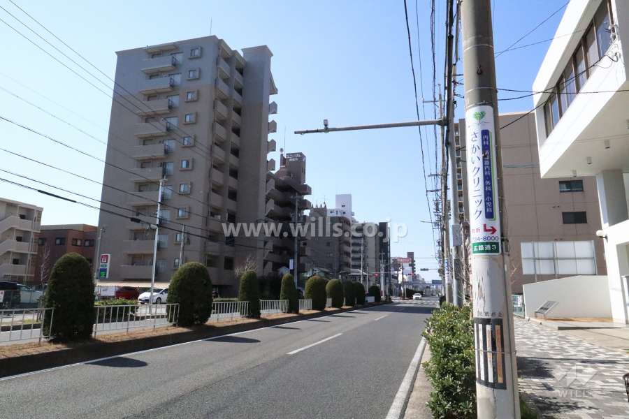 敷地北側の前面道路