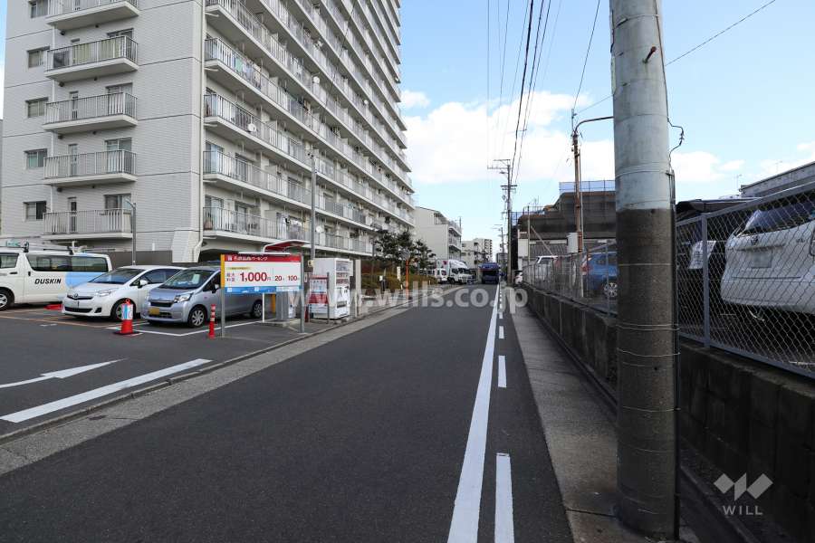 敷地南側の前面道路