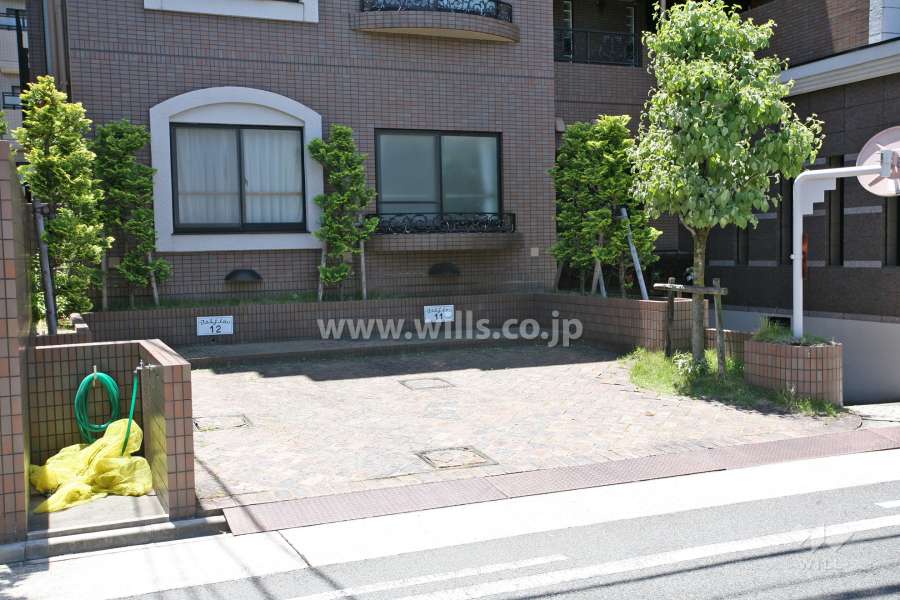敷地内駐車場(屋外平面式)