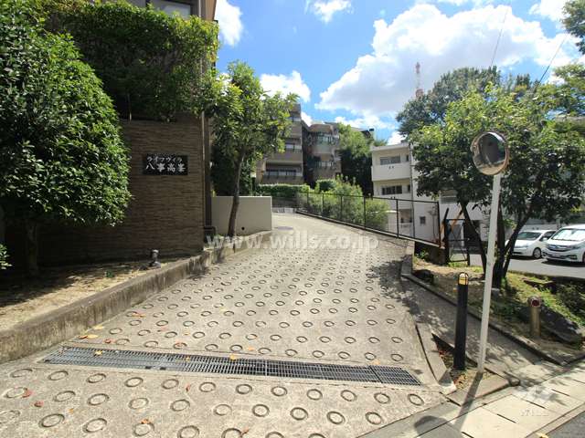 駐車場出入り口