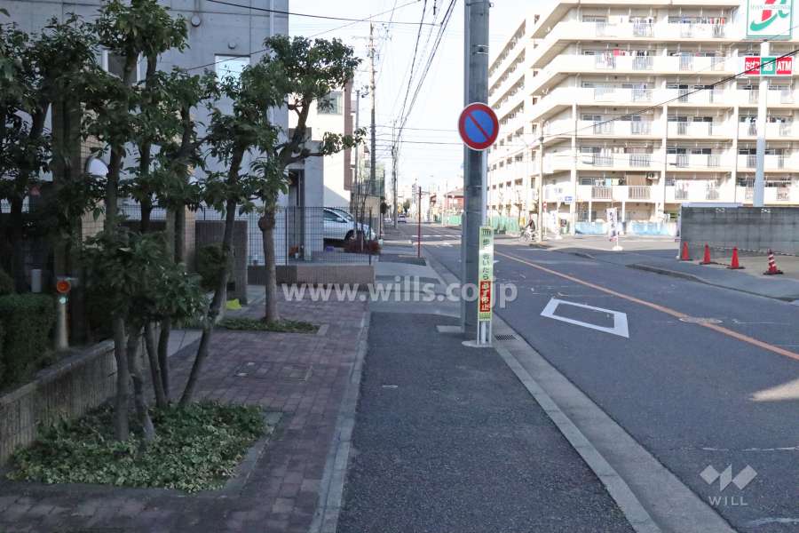 敷地北側の前面道路