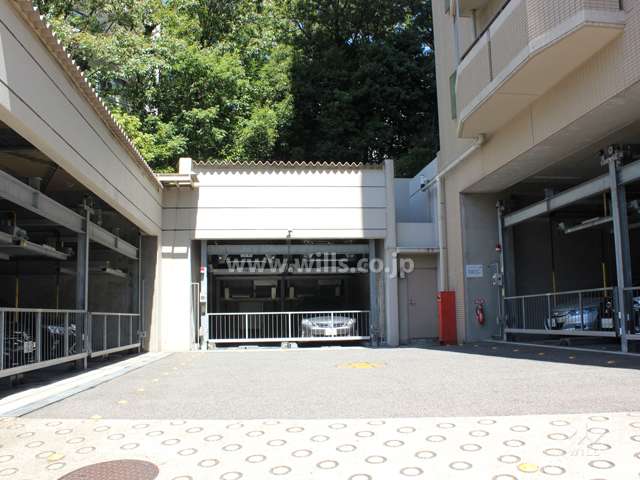 駐車場出入り口