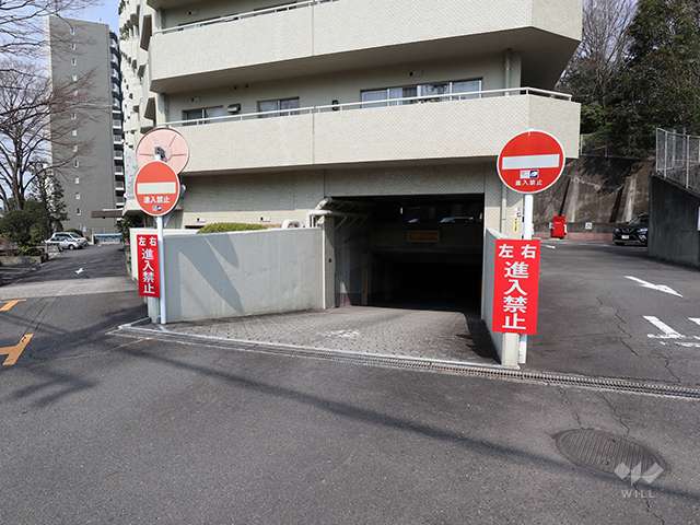 駐車場出入口