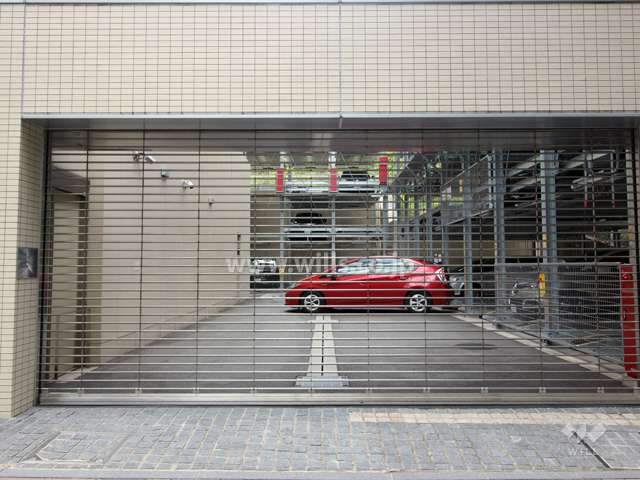 駐車場出入り口（リングシャッター付き）