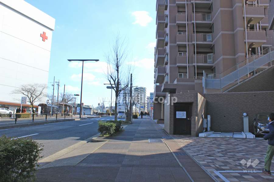 敷地東側の前面道路