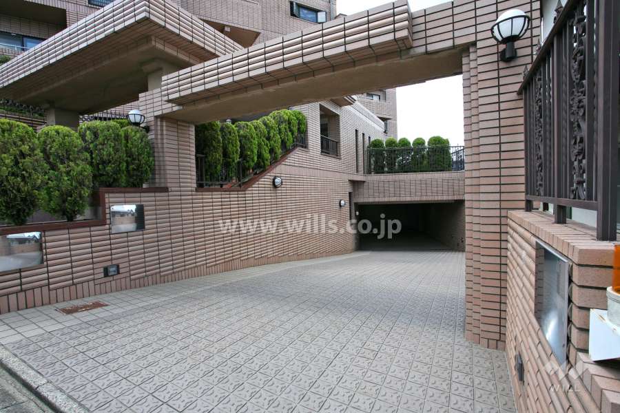 駐車場の出入口