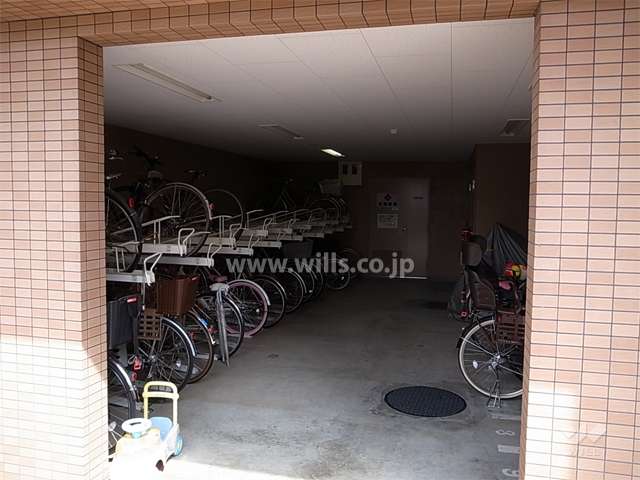 屋内にある駐輪場