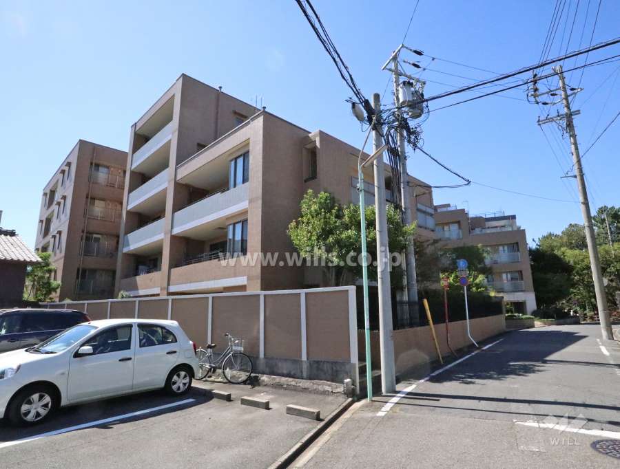 サンマンションドゥーシェ山脇の外観（東側から）