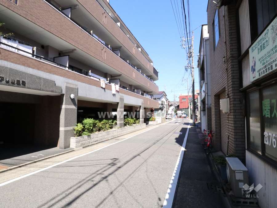 敷地南側前面道路