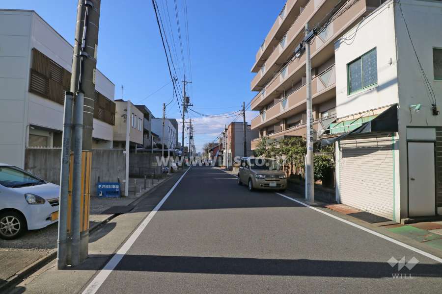 敷地南側の前面道路