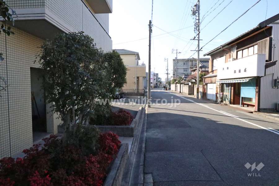 敷地西側前面道路