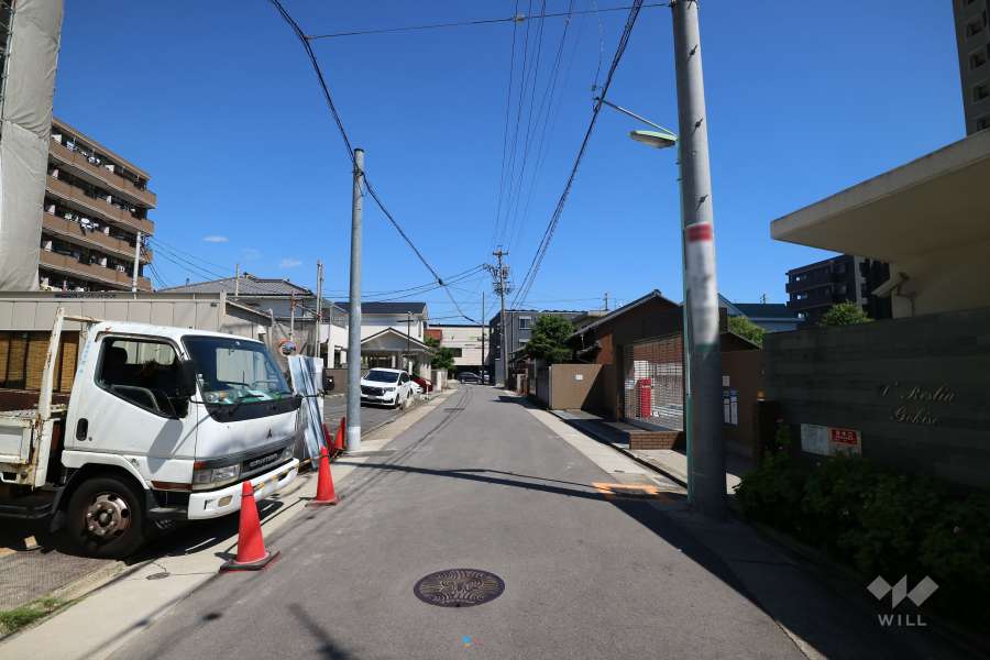 敷地南側の前面道路