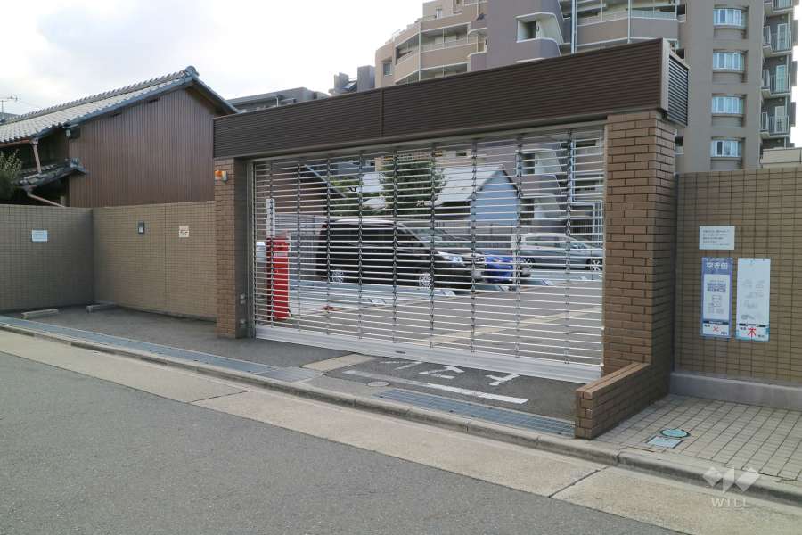 敷地内駐車場（屋外平面式　リングシャッター付き）