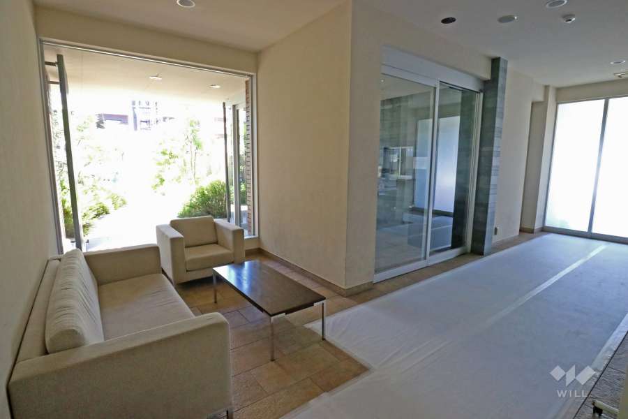 エントランスホール