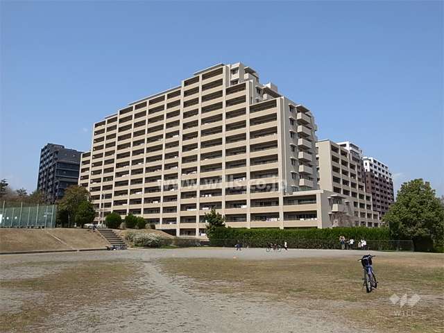 ジオメゾン新千里東町の全景