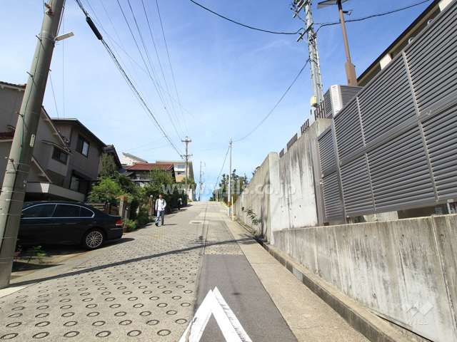 駐車場出入り口（リングシャッター付き）