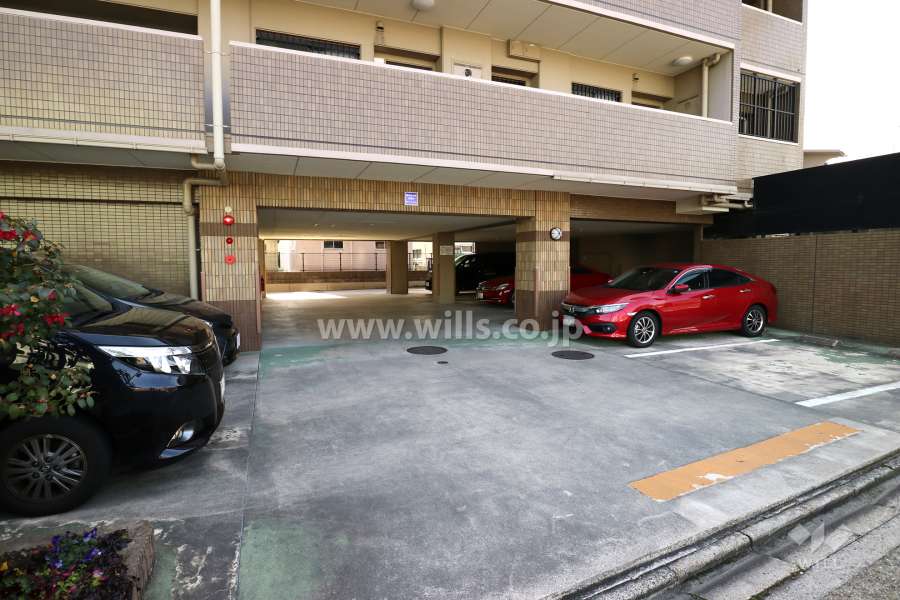 敷地内駐車場（屋外平面式）