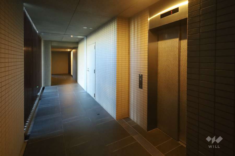 エレベーターホール　※マンションのオートロックキーが無いとエレベーターは使用できません。