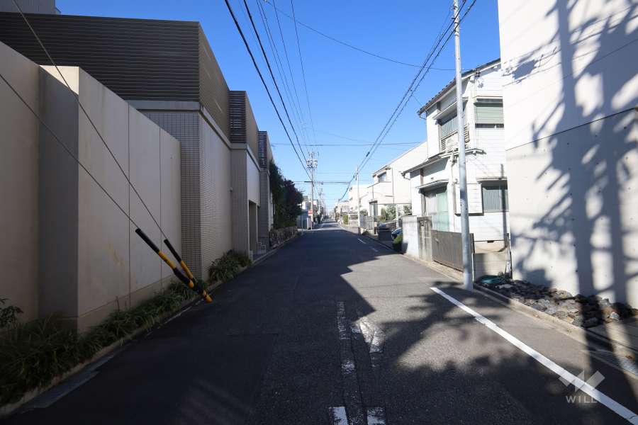 敷地北側の前面道路