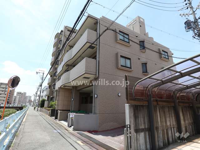 ライオンズガーデン川名本町の外観（北東より）