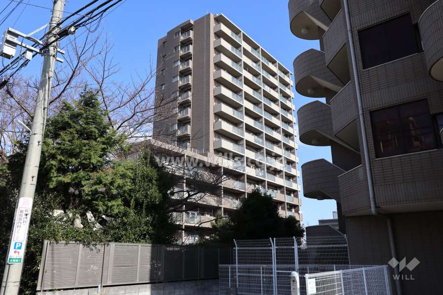 ローレルスクエア桜山の外観（西側から）