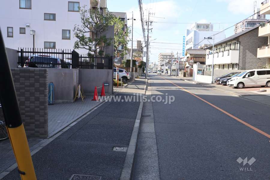 敷地北側の前面道路