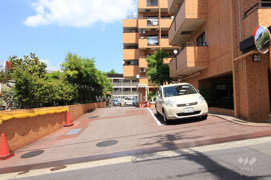 敷地内駐車場（屋外平面式）