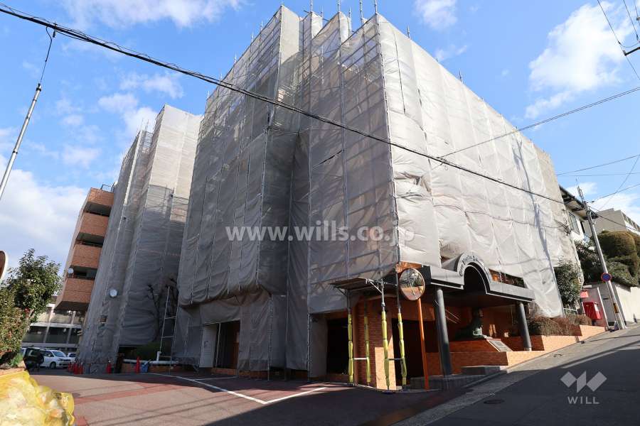 ライオンズマンション杁中ガーデンの外観（西側から）※2019年1月現在大規模修繕工事中