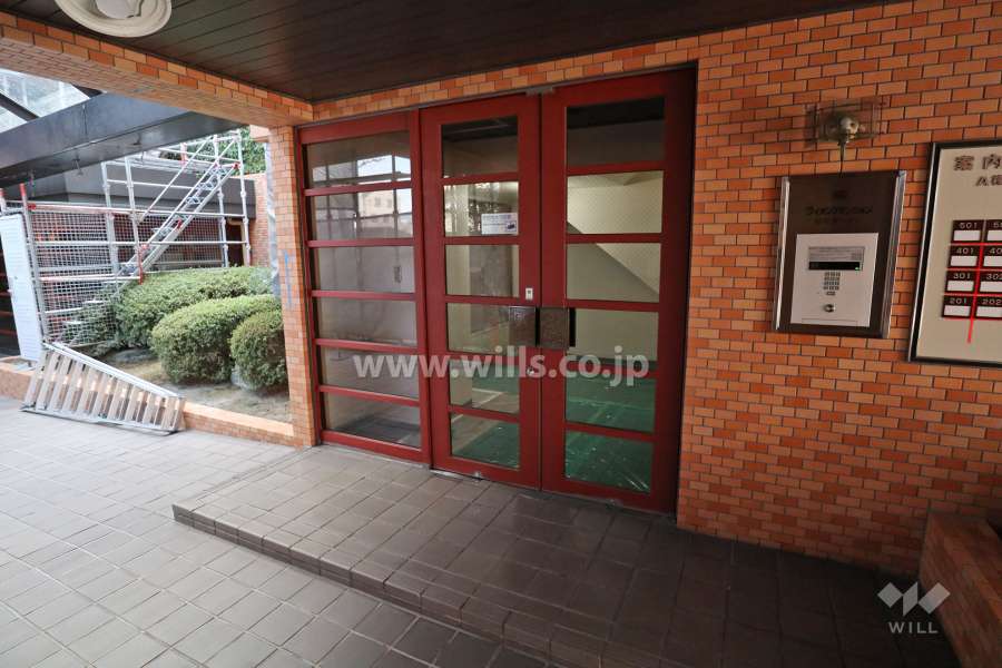 エントランスにはオートロックが付いています。