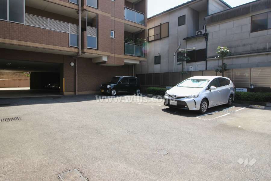 敷地内駐車場（屋外平面式）