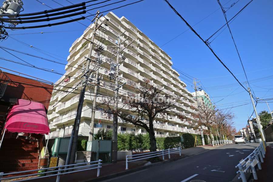 杁中スカイタウンA棟の外観（南側から）