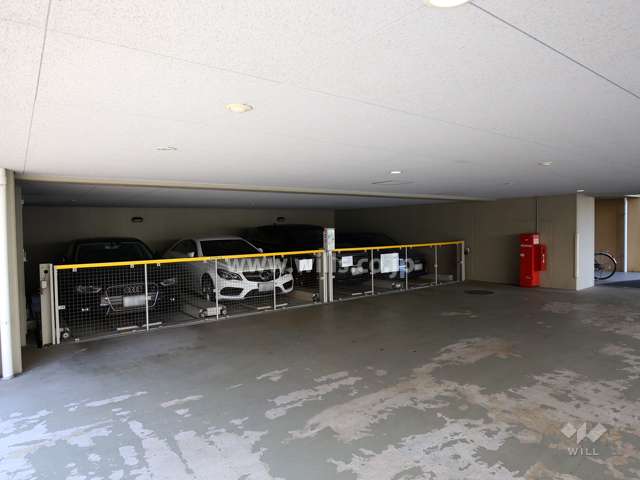 敷地内駐車場（屋内機械式）