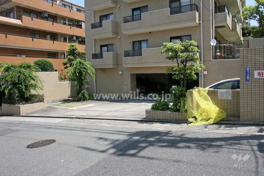 駐車場の出入口